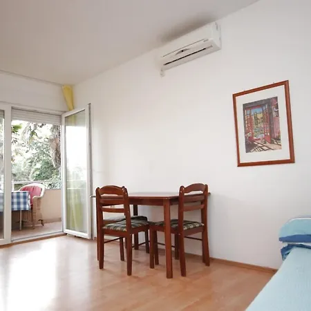 8315e Apartment *